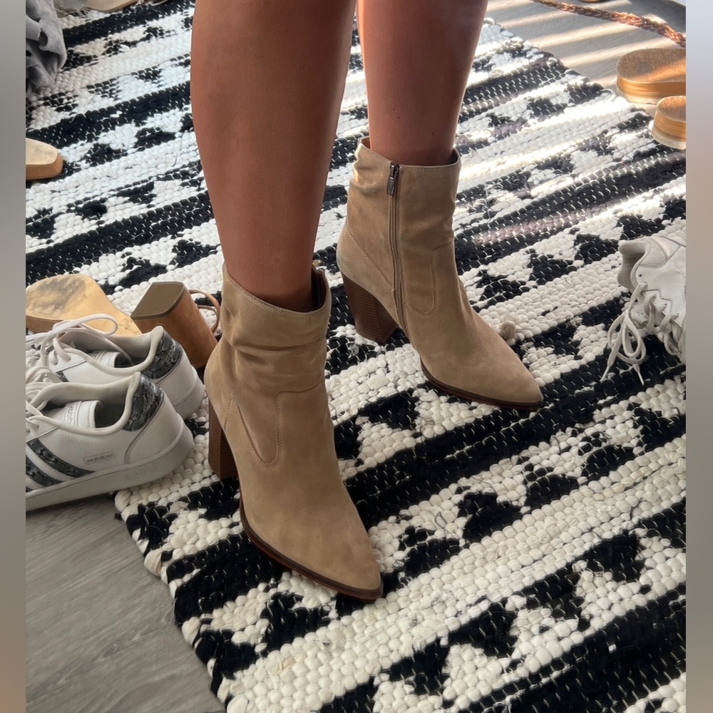 Vince Camuto Slouched Bootie - Camel - Size 11
